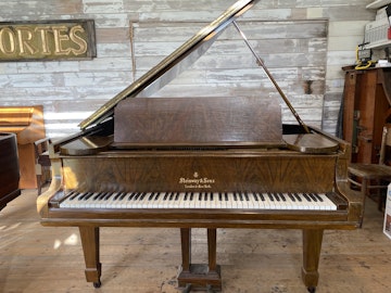 Steinway Model O grand piano before restoration began